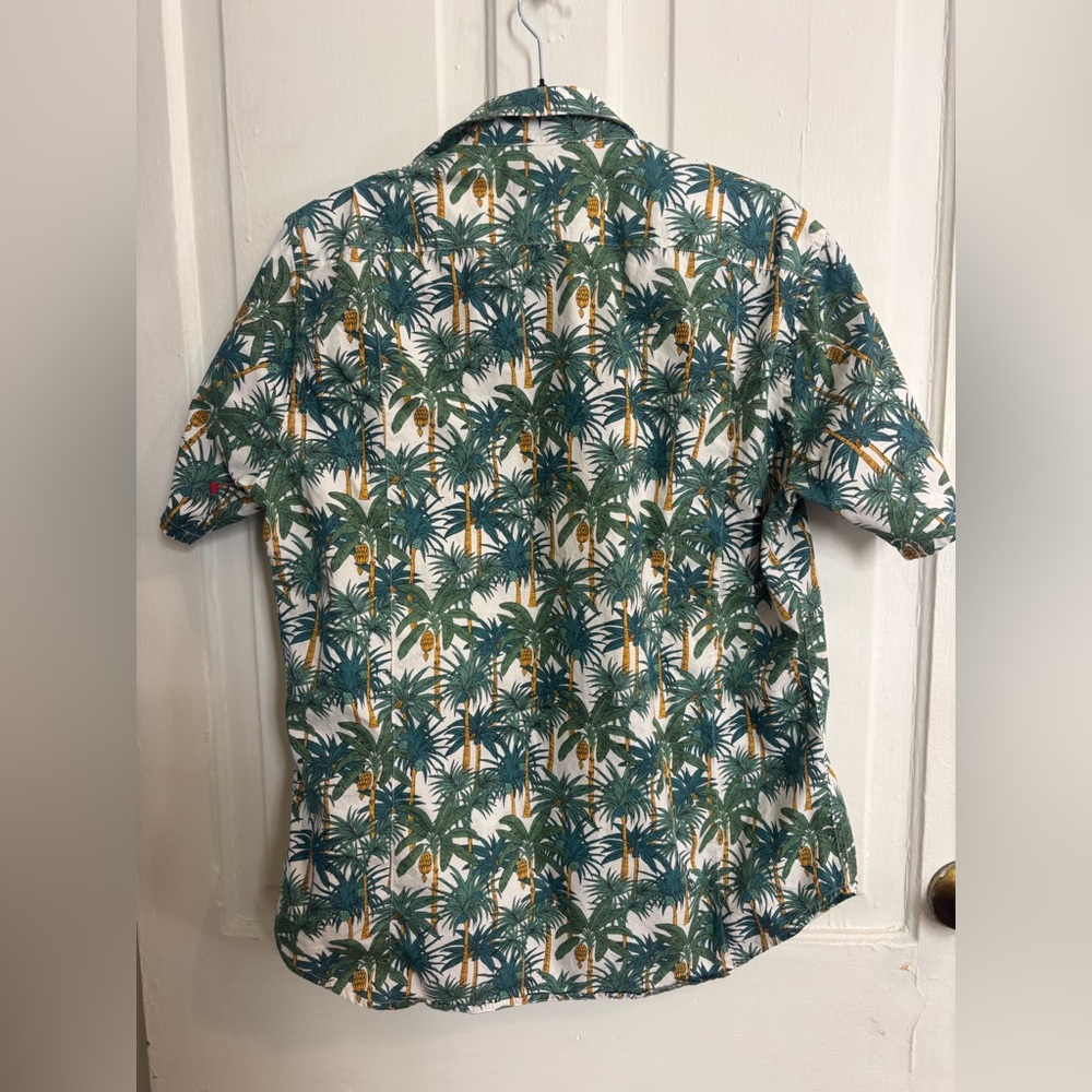 Men’s button up short sleeved Hawaiian shirt, great quality, size large